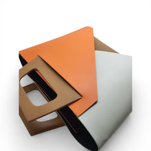 Afbeelding in Gallery-weergave laden, ZEEN - CARLA B leather bag - Made in Italy
