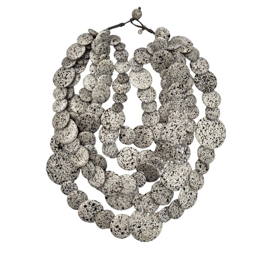 Bijondo - Guinea wooden light necklace: Naked