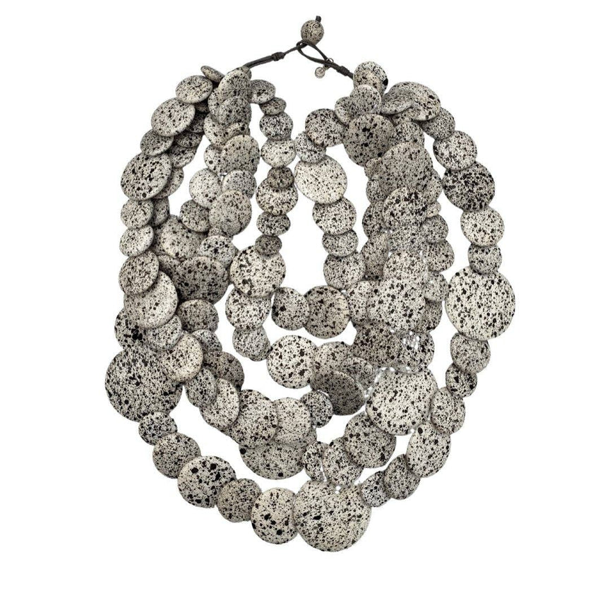 Bijondo - Guinea wooden light necklace: Naked