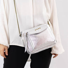 Afbeelding in Gallery-weergave laden, Cecile Wang - Iridescent leather bag 32695: Silver
