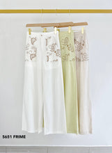 Afbeelding in Gallery-weergave laden, Straight embroidered trousers Beige
