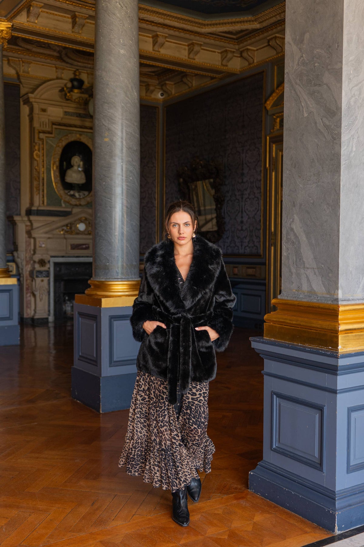 CHOKLATE PARIS - Faux fur coat with large collar - Y171