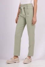 Afbeelding in Gallery-weergave laden, Afinity - Women's tailored pants A3305PT – high waist with belt: Green / Standard / L
