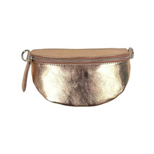 Afbeelding in Gallery-weergave laden, Chenson &amp; Gorett - Metallic Leather Waist Bag for Women with Shiny Effect: Light Green
