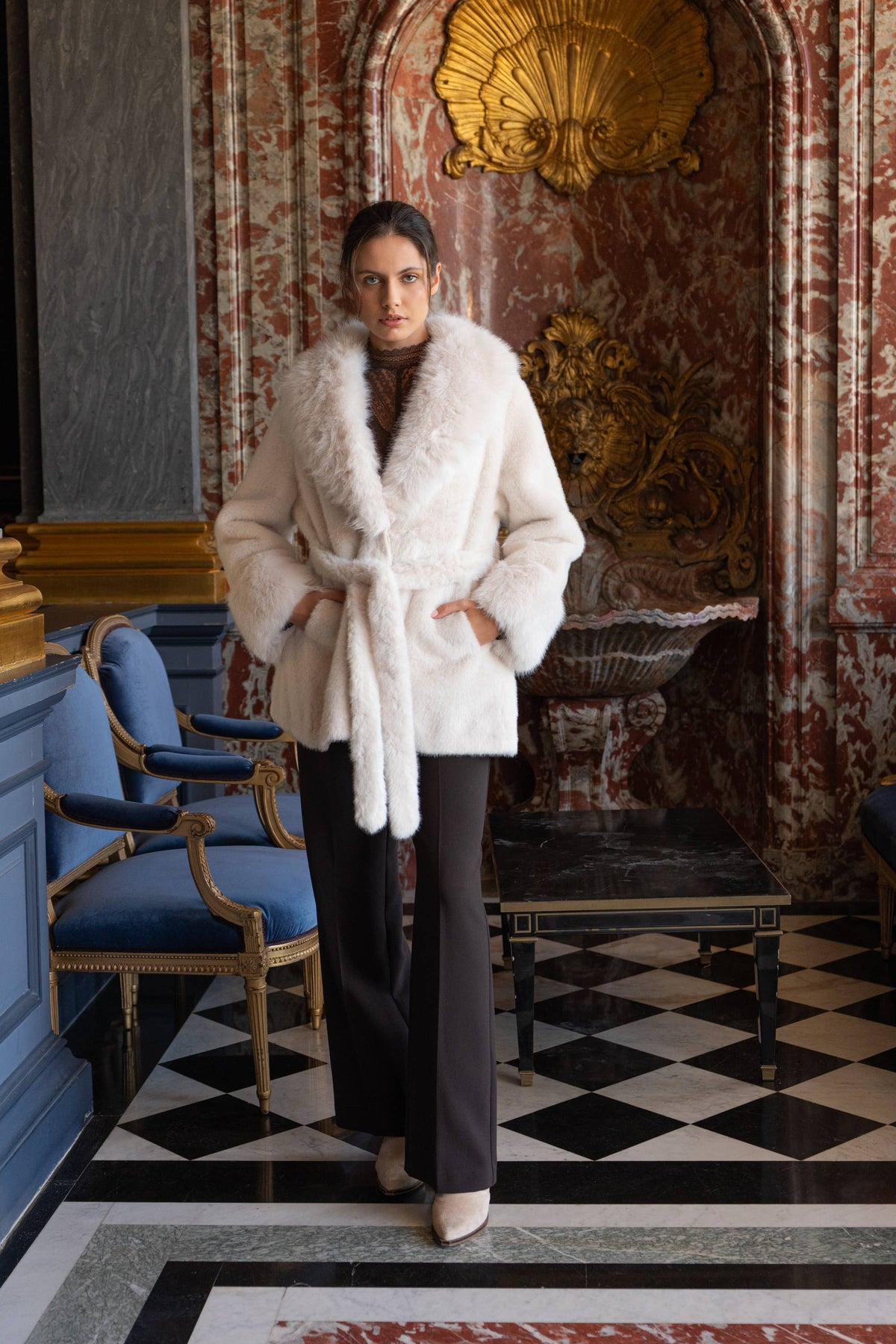 CHOKLATE PARIS - Faux fur coat with large collar - Y171