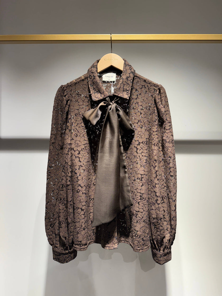 CHOKLATE PARIS - Charlotte lace blouse with lavallière bow - CK08395
