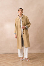 Afbeelding in Gallery-weergave laden, Attentif Paris - Long  trench coat
