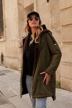 Afbeelding in Gallery-weergave laden, Attrait Paris - Long hooded parka, reversible fur (Copy): Beige
