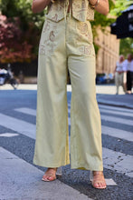 Afbeelding in Gallery-weergave laden, Straight embroidered trousers Beige
