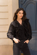 Afbeelding in Gallery-weergave laden, CHOKLATE PARIS - Frilly neck lace top - 81022 : Ecru / 1S-1M-1 L
