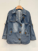 Afbeelding in Gallery-weergave laden, Acacia Paris - Buttoned denim jacket URBAN CHIC - 444
