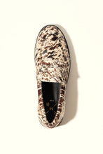 Afbeelding in Gallery-weergave laden, KMB Shoes - EMILIA COW PRINT – Cowhide Leather Loafer Flats: 37
