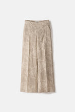 Afbeelding in Gallery-weergave laden, Lanidor - Pants With Embroidered Cornucopias

