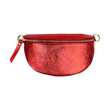 Afbeelding in Gallery-weergave laden, Chenson &amp; Gorett - Metallic Leather Waist Bag for Women with Shiny Effect: Light Green
