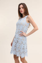 Afbeelding in Gallery-weergave laden, CHOKLATE PARIS - Selena sleeveless lace dress: Small  / Sky blue/nude
