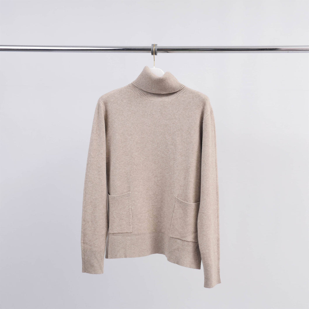 Cecile Wang - Turtleneck sweater with two pockets HY36040: Taupe