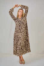 Afbeelding in Gallery-weergave laden, last queen - Leopard print long dress, flared cut with gathers.: BROWN / Printed / S-M-L
