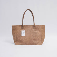 Afbeelding in Gallery-weergave laden, Cecile Wang - Snake style leather tote bag 32615-4: Camel C
