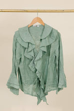 Afbeelding in Gallery-weergave laden, LÉA &amp; LUC - Linen Ruffled Shirt REF. 12186: Blanc
