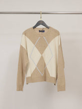 Afbeelding in Gallery-weergave laden, Cécile Wang - Diamond-pattern wool-cashmere sweater HYC6665: Off-white
