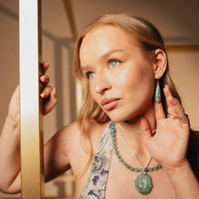 Afbeelding in Gallery-weergave laden, PHOEBE´S - Necklace Set – Green Agate and Natural Essence ✨
