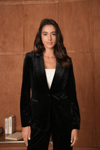 Afbeelding in Gallery-weergave laden, CHOKLATE PARIS - Ganny tailored jacket in velvet, single-button - V26115: Choco / 1S-1M-1L-1XL
