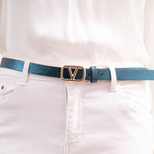 Afbeelding in Gallery-weergave laden, Cecile Wang - Iridescent leather belt with gold buckle BK0092: Bronze
