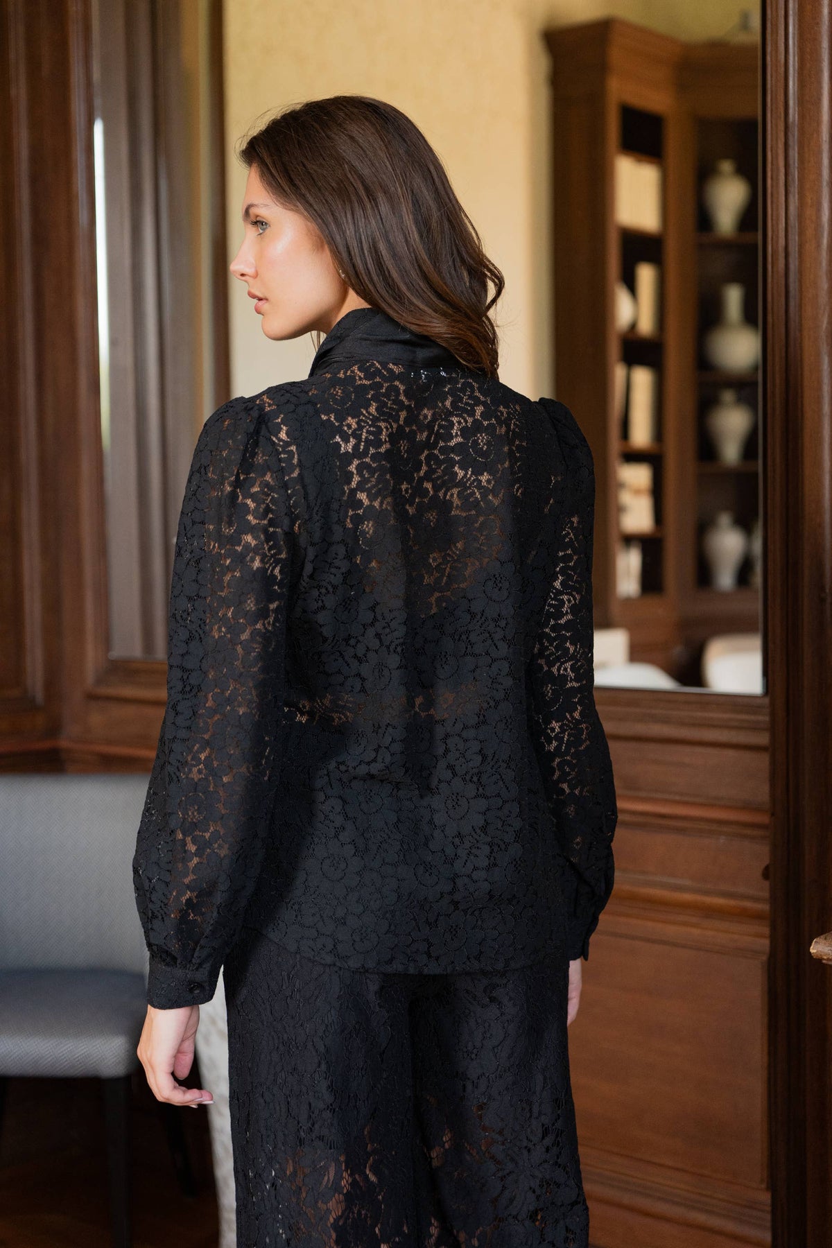 CHOKLATE PARIS - Charlotte lace blouse with lavallière bow - CK08395
