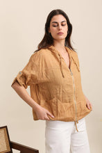 Afbeelding in Gallery-weergave laden, LÉA &amp; LUC - 100% linen zip-up jacket with hood REF. 5088: Beige
