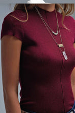 Afbeelding in Gallery-weergave laden, Q2 Free Duties for US &amp; UK - Knitted Rib Featherweight Tuckable sweater in Burgundy: RED / M

