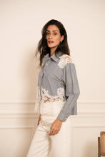 Afbeelding in Gallery-weergave laden, CHOKLATE PARIS - Cotton shirt with lace inserts - CK08340: Prune / 2 S/M - 2 M/L
