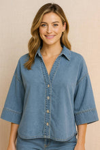Afbeelding in Gallery-weergave laden, Acacia Paris - Wide denim blouse - 445
