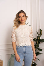 Afbeelding in Gallery-weergave laden, CHOKLATE PARIS - Eléanore short sleeve lace top - 80973: Ecru / 1 S - 1 M - 1 L
