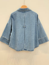 Afbeelding in Gallery-weergave laden, Acacia Paris - Wide denim blouse - 445

