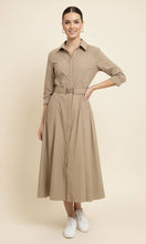 Afbeelding in Gallery-weergave laden, Acacia Paris - Long cotton dress with fitted waist - 442: Beige
