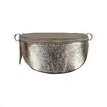 Afbeelding in Gallery-weergave laden, Chenson &amp; Gorett - Metallic Leather Waist Bag for Women with Shiny Effect: Light Green
