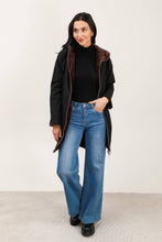 Afbeelding in Gallery-weergave laden, Attrait Paris - Long hooded parka, reversible fur (Copy): Beige
