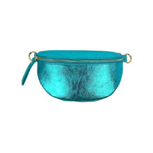 Afbeelding in Gallery-weergave laden, Chenson &amp; Gorett - Metallic Leather Waist Bag for Women with Shiny Effect: Light Green
