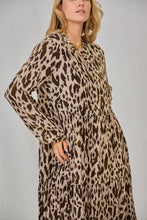 Afbeelding in Gallery-weergave laden, last queen - Leopard print long dress, flared cut with gathers.: BROWN / Printed / S-M-L
