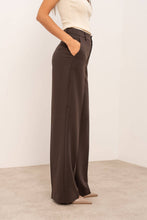 Afbeelding in Gallery-weergave laden, Attentif Paris - [Aura] Wide high-waisted tailored long pants: Bordeaux / Sx1 Mx1 Lx1 XLx1
