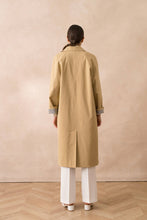 Afbeelding in Gallery-weergave laden, Attentif Paris - Long  trench coat
