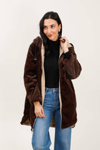Afbeelding in Gallery-weergave laden, Attrait Paris - Long hooded parka, reversible fur (Copy): Beige
