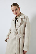 Afbeelding in Gallery-weergave laden, Touché - BELTED QUILTED JACKET: Cream
