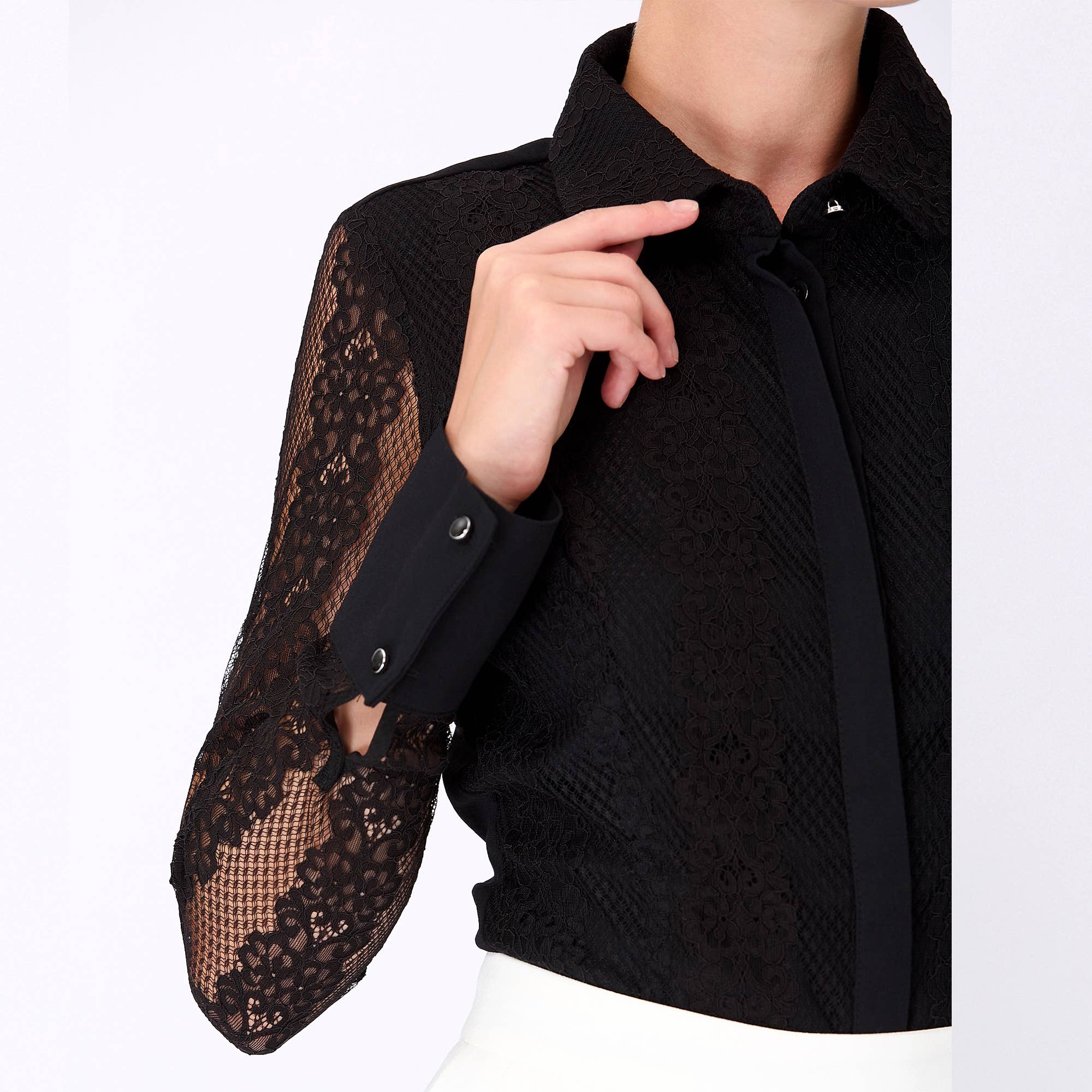 Smart and Joy - Long sleeve fitted lace blouse: White / EN 42
