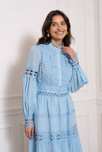 Afbeelding in Gallery-weergave laden, CHOKLATE PARIS - Ellie cropped shirt in eyelet cotton - 81013#: White / 1 S - 1 M - 1 L
