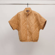 Afbeelding in Gallery-weergave laden, Cecile Wang - Quilted jacket with short sleeves and stand-up collar MJ85030: Brown c
