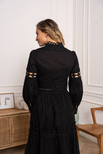 Afbeelding in Gallery-weergave laden, CHOKLATE PARIS - Ellie cropped shirt in eyelet cotton - 81013#: White / 1 S - 1 M - 1 L
