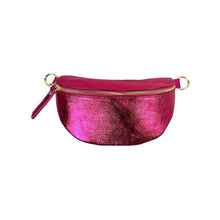 Afbeelding in Gallery-weergave laden, Chenson &amp; Gorett - Metallic Leather Waist Bag for Women with Shiny Effect: Light Green
