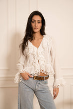 Afbeelding in Gallery-weergave laden, CHOKLATE PARIS - Ruffled cotton blouse - CK08557: White / 1S-1M-1 L
