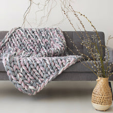 Afbeelding in Gallery-weergave laden, Chunky Wool Studio - Wool Chunky Knit Throws - 30 colors: Vanilla / S 30x50 inches (76x127cm)
